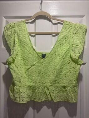 Wild Fable Eyelet V-Neck Peplum Top in Lime; women’s large